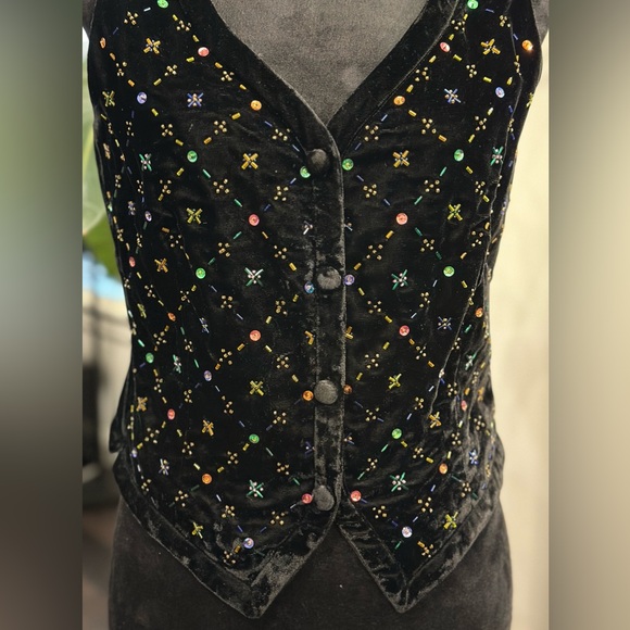 Vintage Banana Republic Velvet Beaded
Vest 90s Flair Size 10 - Picture 3 of 16